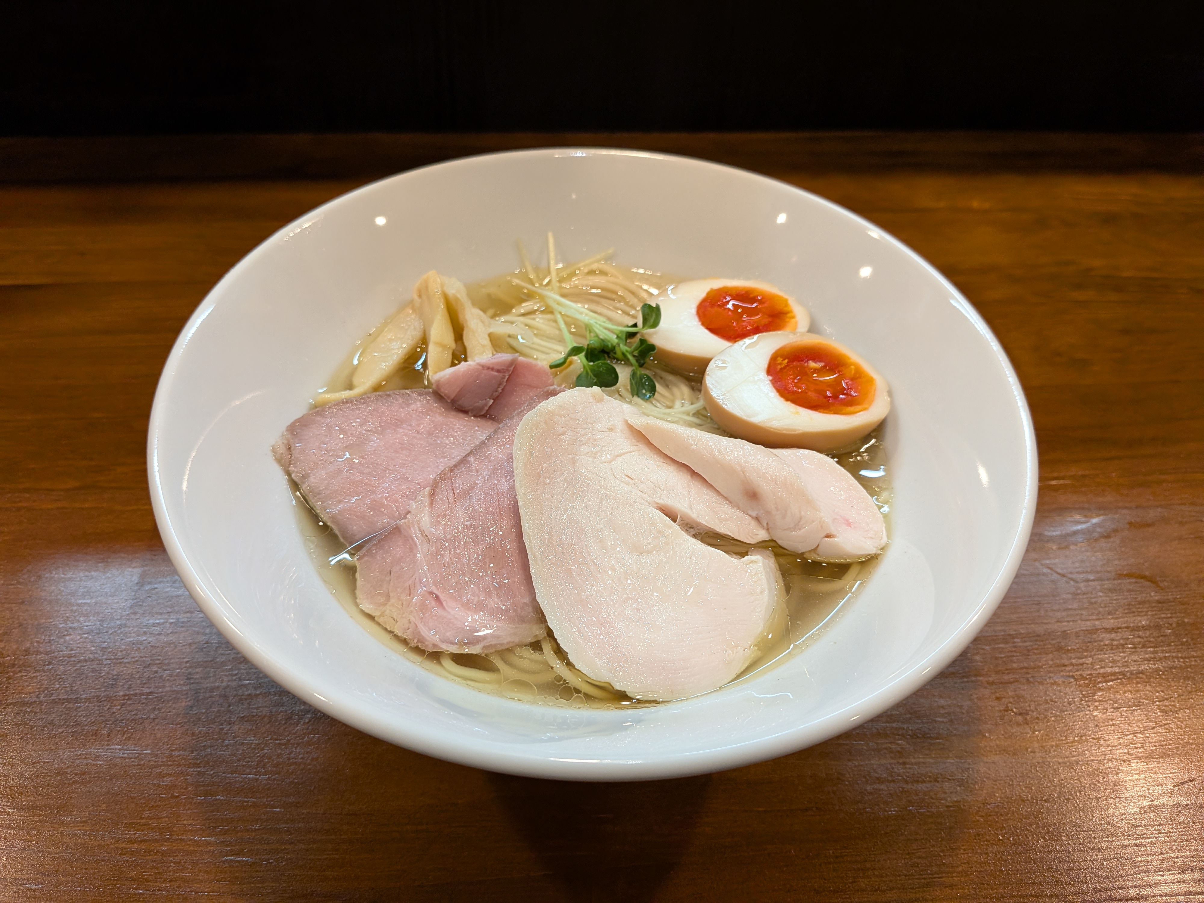 麺屋 豊道の特製鶏清湯ラーメン（塩／醤油）