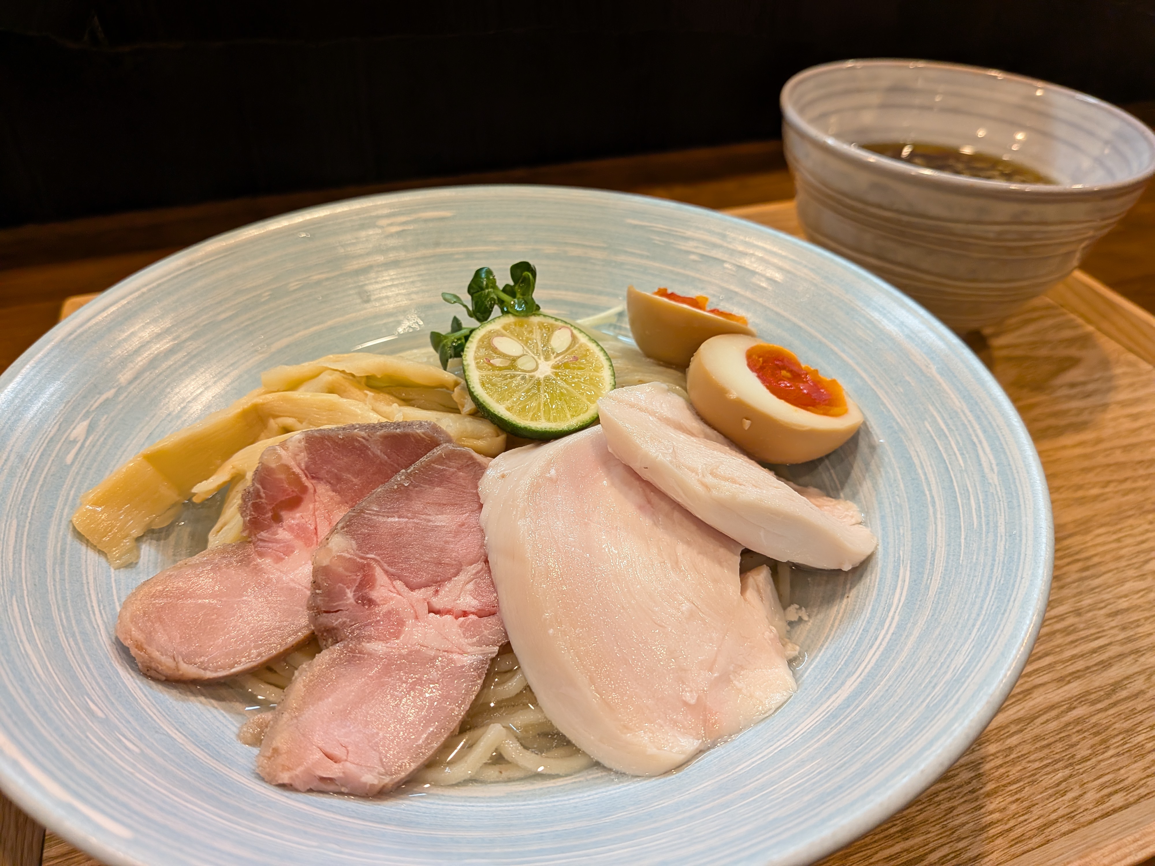 麺屋 豊道の特製昆布水つけ麺（塩／醤油）